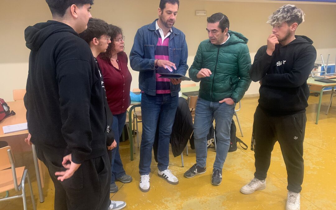 Charla “Domotización del Aula Tecnológica: Innovación y Posibilidades” 